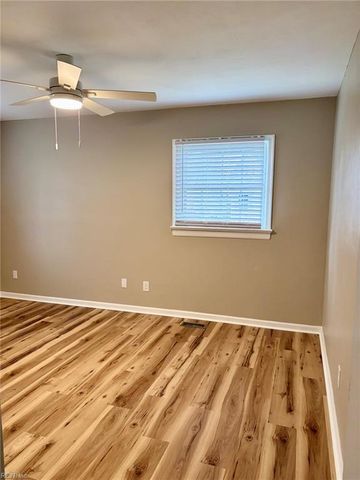 3716 Linnet LN, Portsmouth, VA 23703