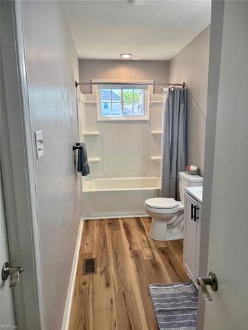 3716 Linnet LN, Portsmouth, VA 23703