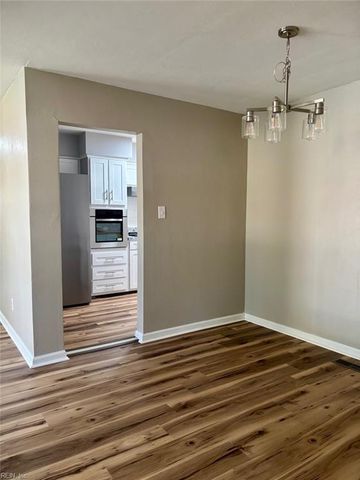 3716 Linnet LN, Portsmouth, VA 23703