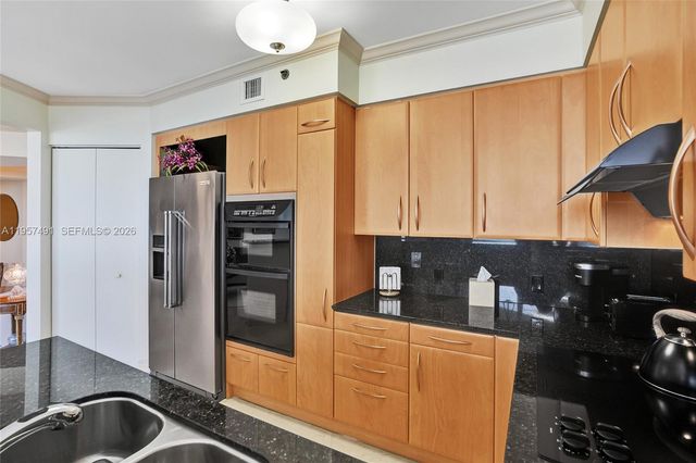 19333 Collins Ave 2502, Sunny Isles Beach, FL 33160