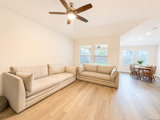 3040 Pike, New Braunfels, TX 78132