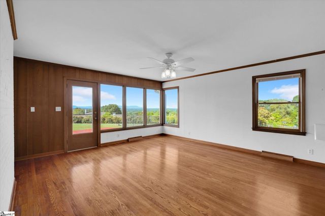 609 Pelham Road, Greenville, SC 29615
