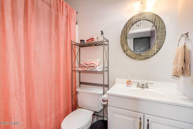 5001 S LA ROSA Drive B, Tempe, AZ 85282