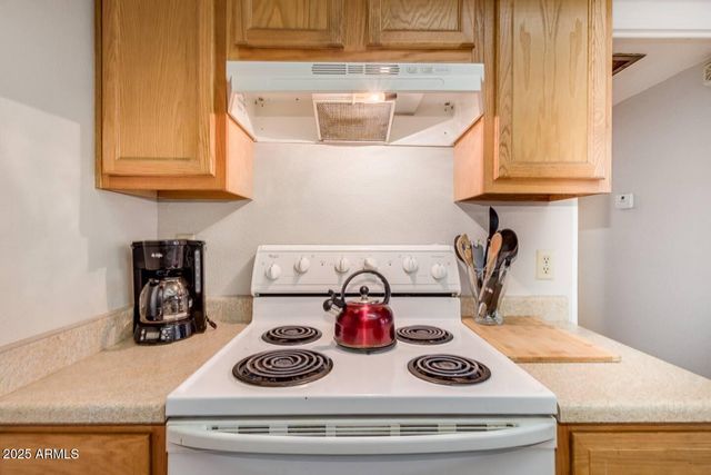 5001 S LA ROSA Drive B, Tempe, AZ 85282