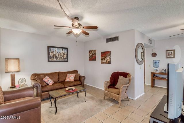 5001 S LA ROSA Drive B, Tempe, AZ 85282