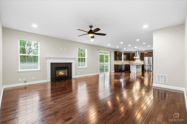 1551 E Olive Street, Palatine, IL 60074