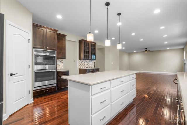 1551 E Olive Street, Palatine, IL 60074
