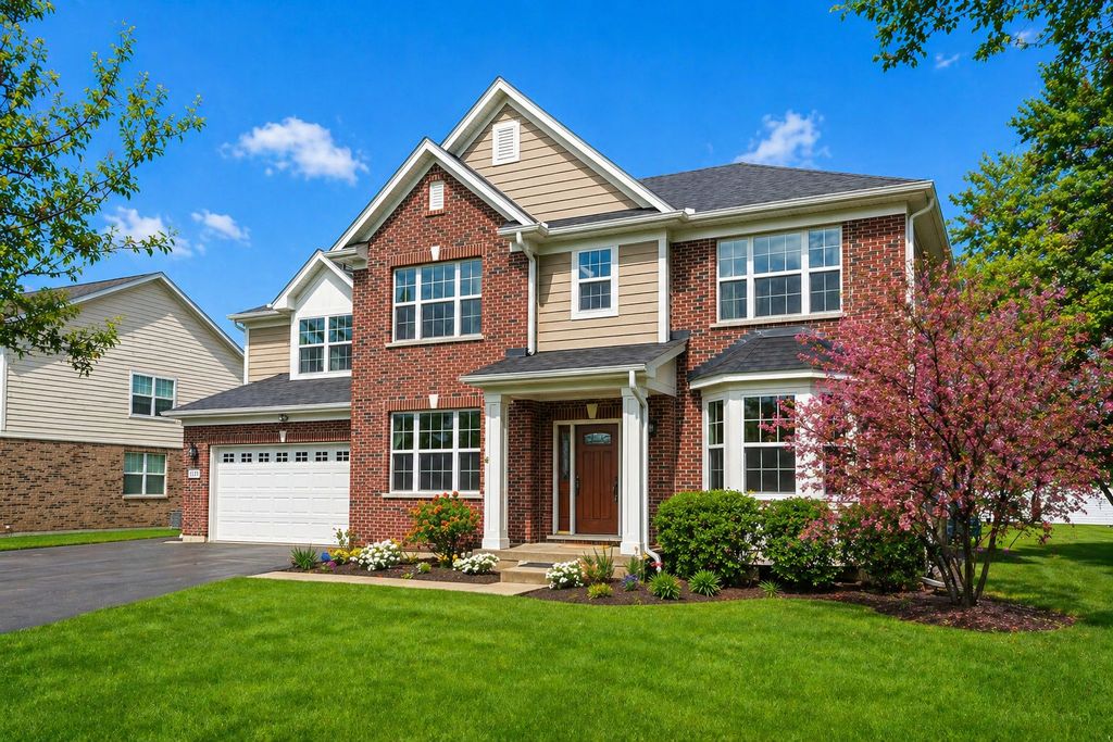 1551 E Olive Street, Palatine, IL 60074