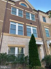 20706 DUXBURY TER, Ashburn, VA 20147