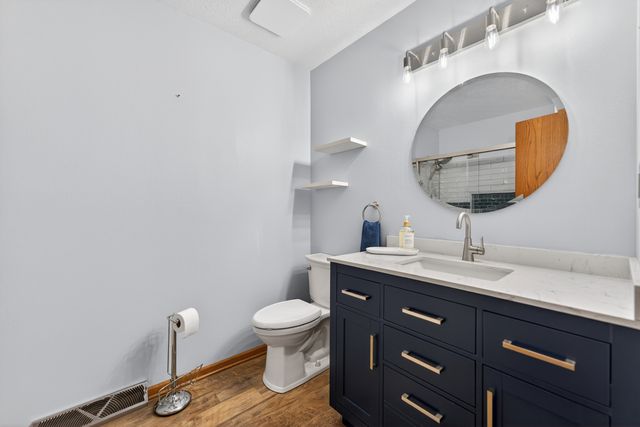 5815 Candover Road, Loves Park, IL 61111