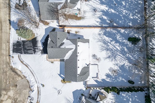 5815 Candover Road, Loves Park, IL 61111