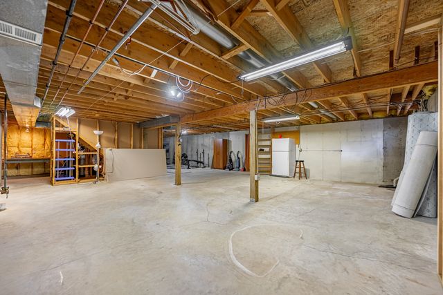 5815 Candover Road, Loves Park, IL 61111