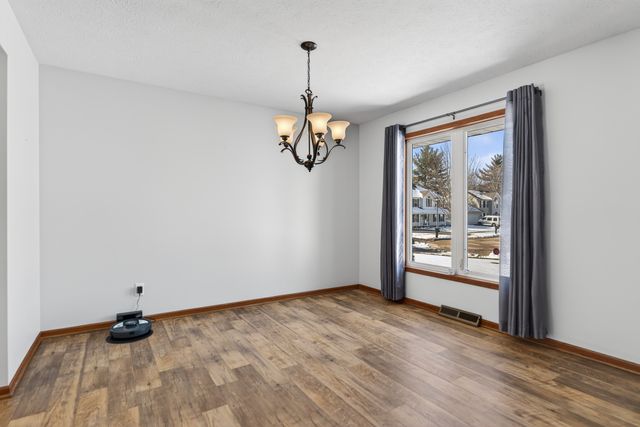 5815 Candover Road, Loves Park, IL 61111