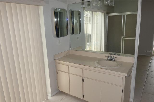 525 MORENO CIRCLE NE, St Petersburg, FL 33703