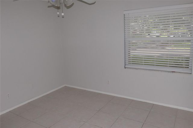 525 MORENO CIRCLE NE, St Petersburg, FL 33703