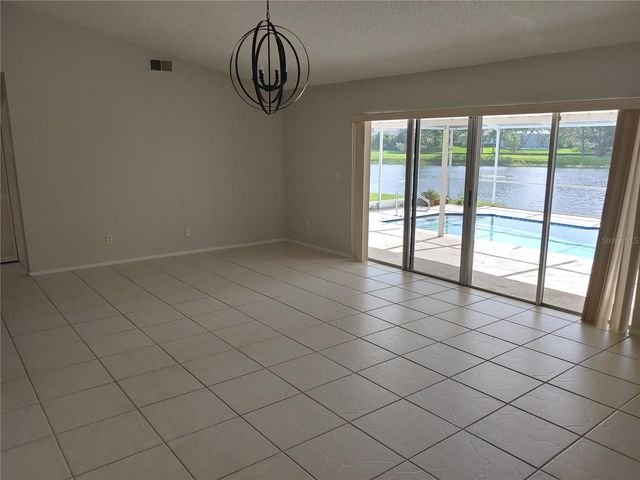 525 MORENO CIRCLE NE, St Petersburg, FL 33703