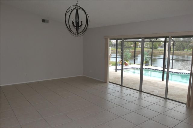 525 MORENO CIRCLE NE, St Petersburg, FL 33703