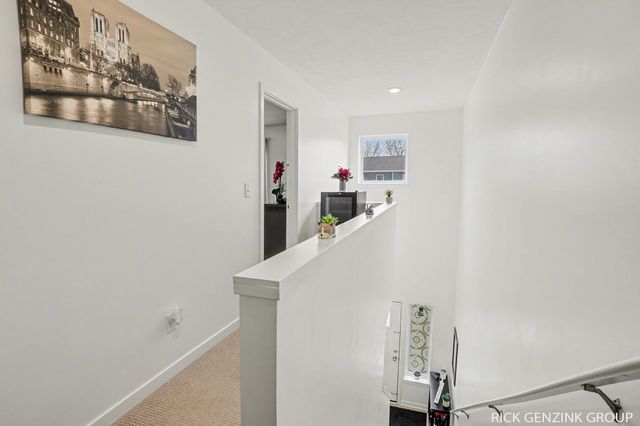 392 Harbor Town Court 4, Holland, MI 49423