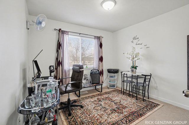 392 Harbor Town Court 4, Holland, MI 49423