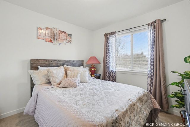 392 Harbor Town Court 4, Holland, MI 49423