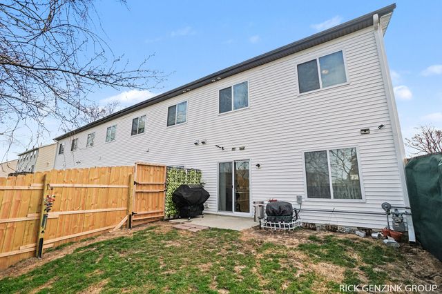 392 Harbor Town Court 4, Holland, MI 49423