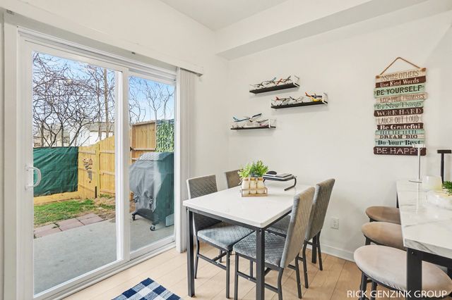 392 Harbor Town Court 4, Holland, MI 49423