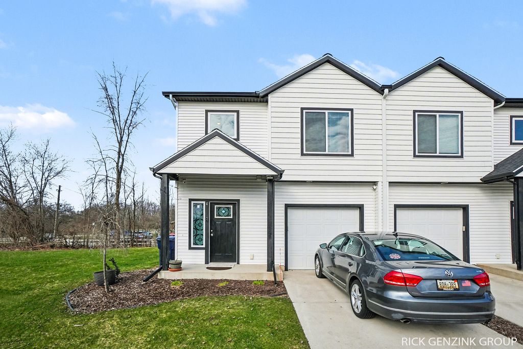 392 Harbor Town Court 4, Holland, MI 49423