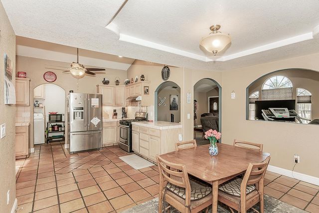 14176 Oak View Drive, Prather, CA 93651