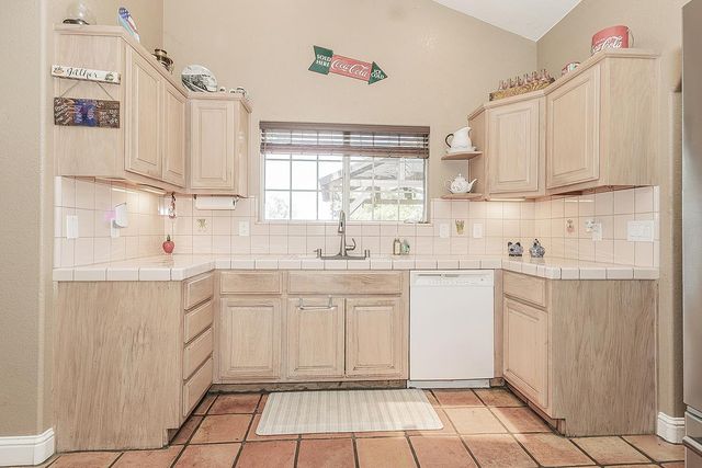 14176 Oak View Drive, Prather, CA 93651