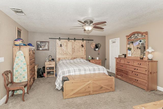 14176 Oak View Drive, Prather, CA 93651
