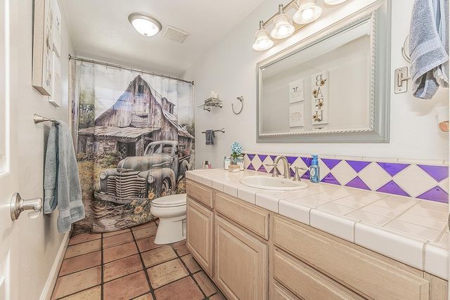 14176 Oak View Drive, Prather, CA 93651