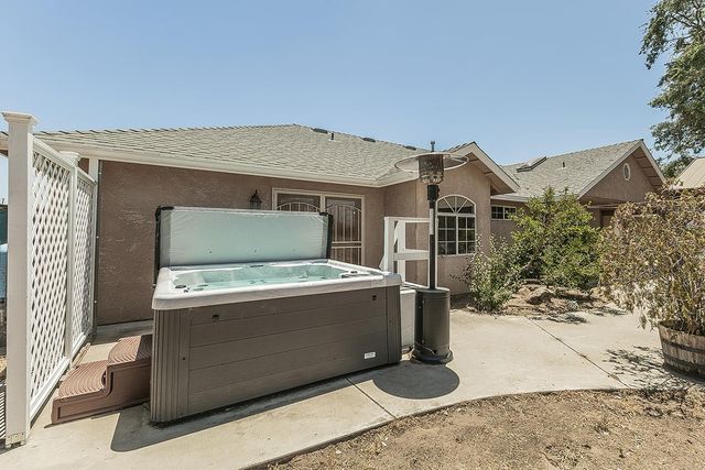 14176 Oak View Drive, Prather, CA 93651
