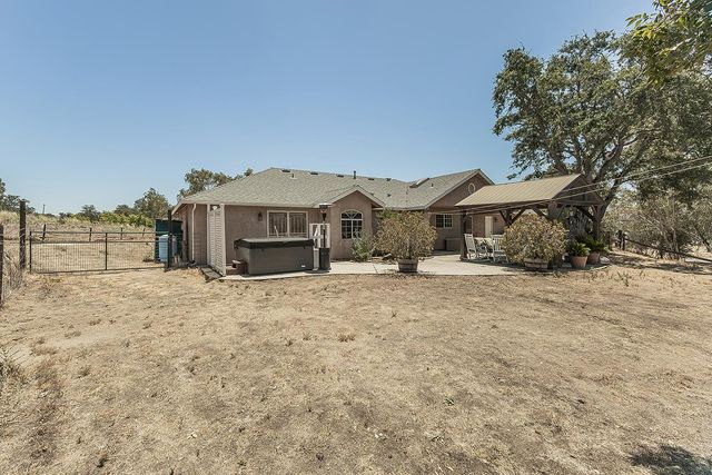 14176 Oak View Drive, Prather, CA 93651