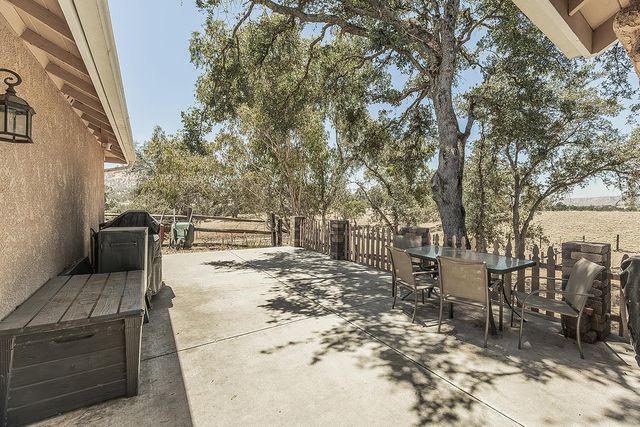14176 Oak View Drive, Prather, CA 93651