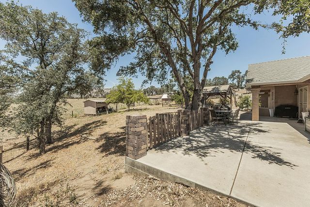 14176 Oak View Drive, Prather, CA 93651
