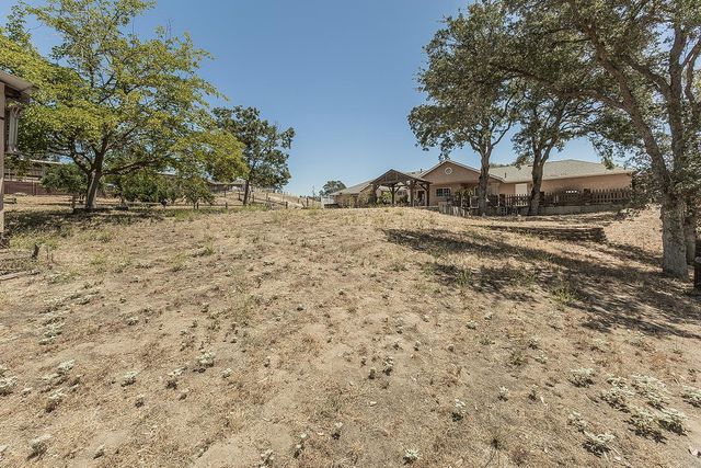 14176 Oak View Drive, Prather, CA 93651