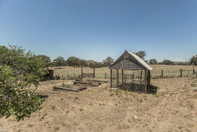 14176 Oak View Drive, Prather, CA 93651