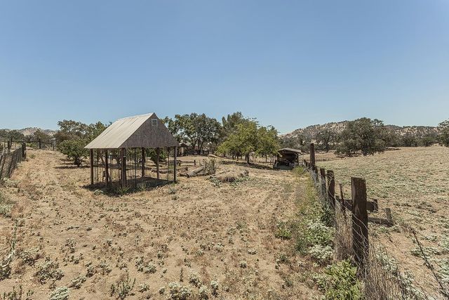 14176 Oak View Drive, Prather, CA 93651