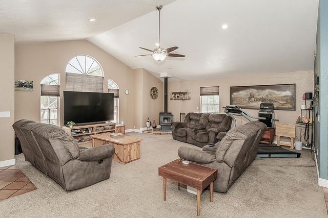14176 Oak View Drive, Prather, CA 93651