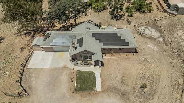 14176 Oak View Drive, Prather, CA 93651
