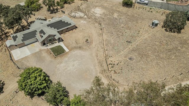 14176 Oak View Drive, Prather, CA 93651