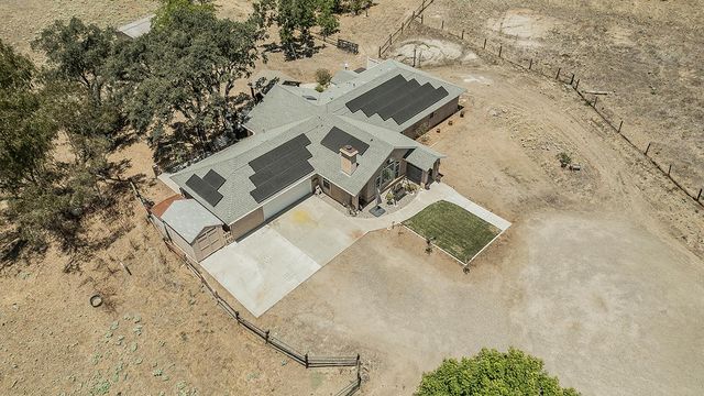 14176 Oak View Drive, Prather, CA 93651
