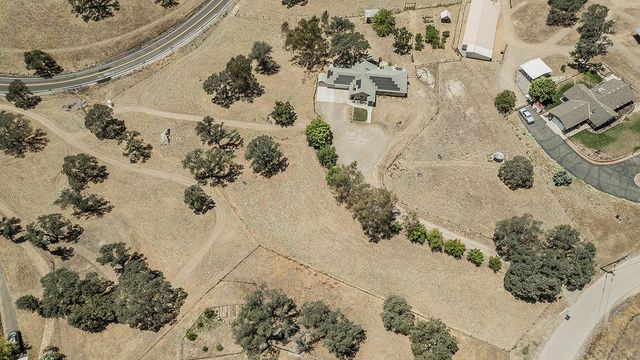 14176 Oak View Drive, Prather, CA 93651