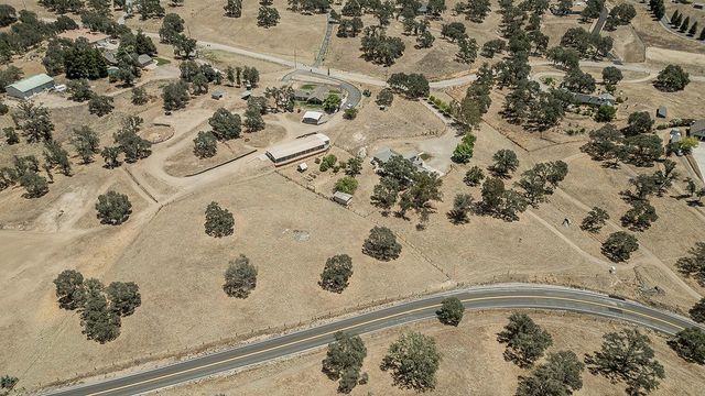 14176 Oak View Drive, Prather, CA 93651