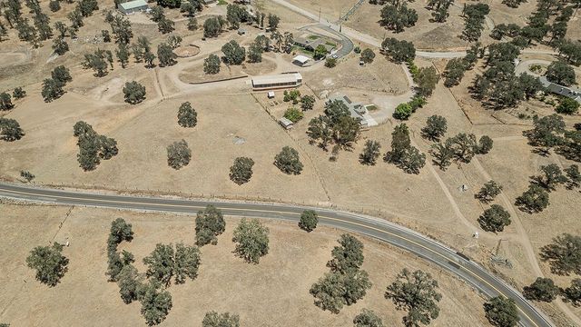 14176 Oak View Drive, Prather, CA 93651