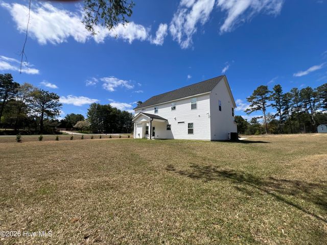 134 Pinnacle Court, Raeford, NC 28376