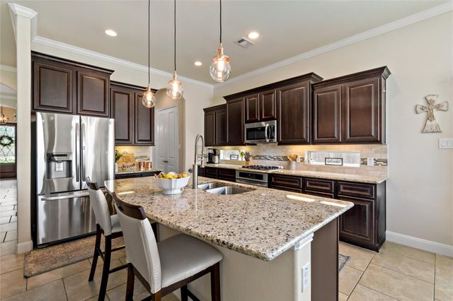 5307 Savannah Bend Drive, Rosharon, TX 77583