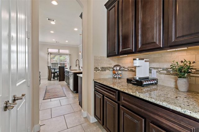 5307 Savannah Bend Drive, Rosharon, TX 77583