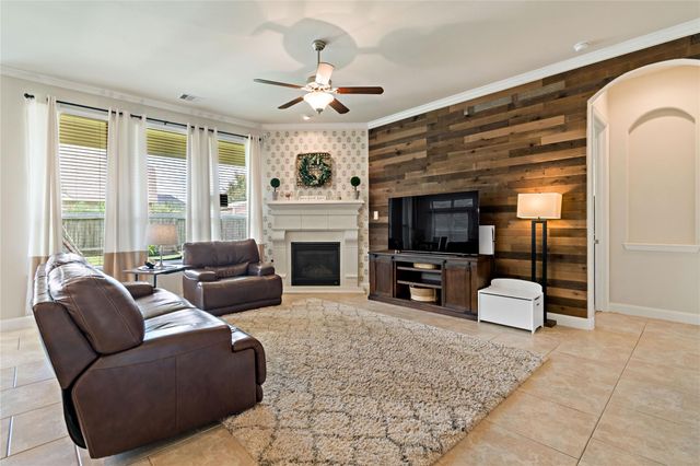 5307 Savannah Bend Drive, Rosharon, TX 77583