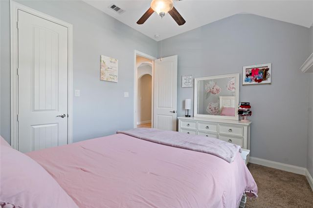 5307 Savannah Bend Drive, Rosharon, TX 77583